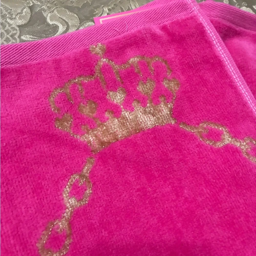 Juicy Couture gold crowns hand towels set